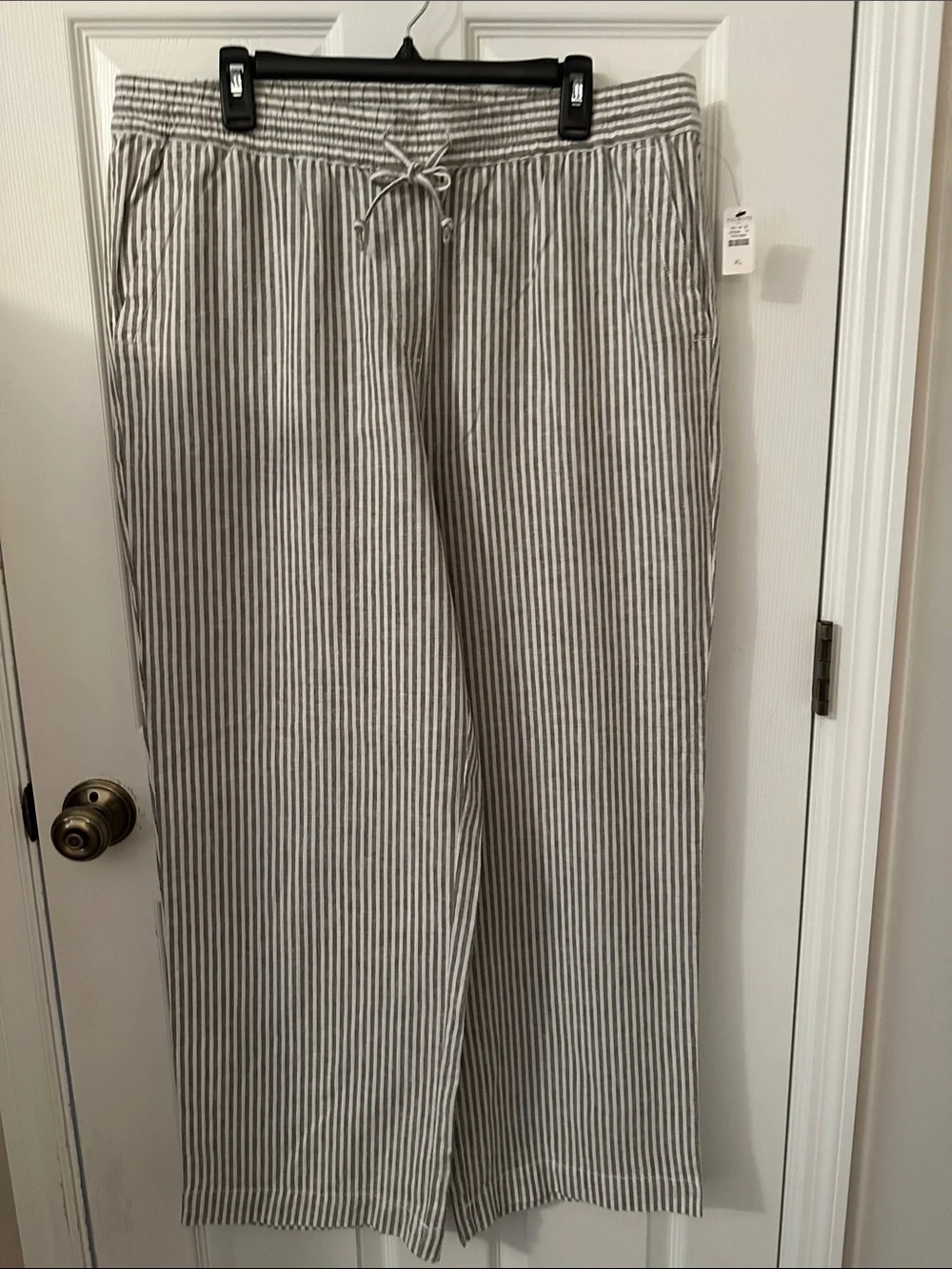 Talbots women’s wide leg pants  …..sometimes looks greyish green & white striped